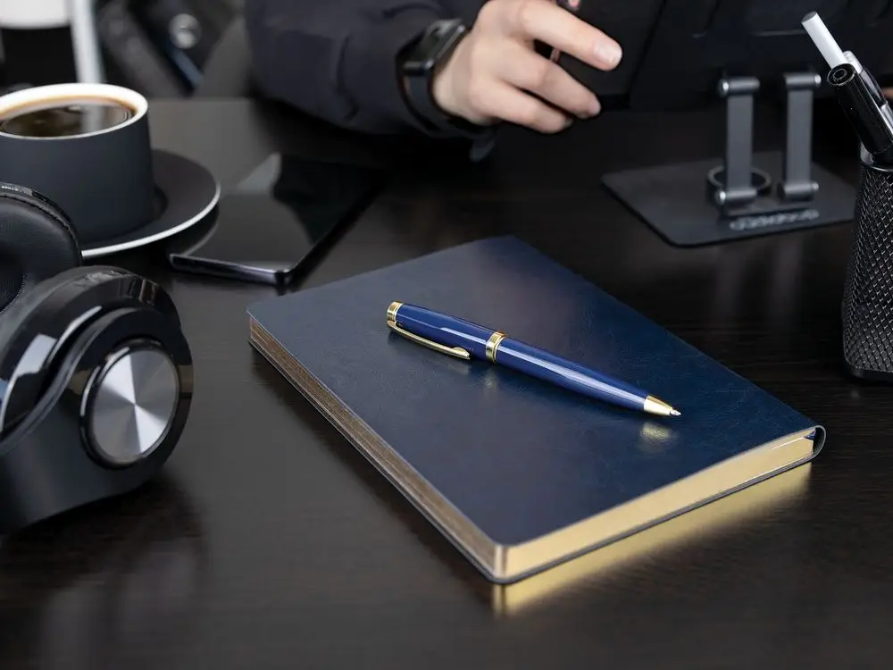 Ручка шариковая Letra Gold, глянцевая, черная