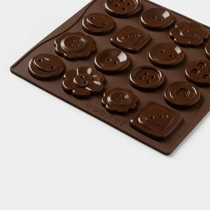 Форма для шоколада Доляна &laquo;Пуговки&raquo;, силикон, 17.4&times;16.5&times;0.4 см, 16 ячеек (d=3 см), коричневая