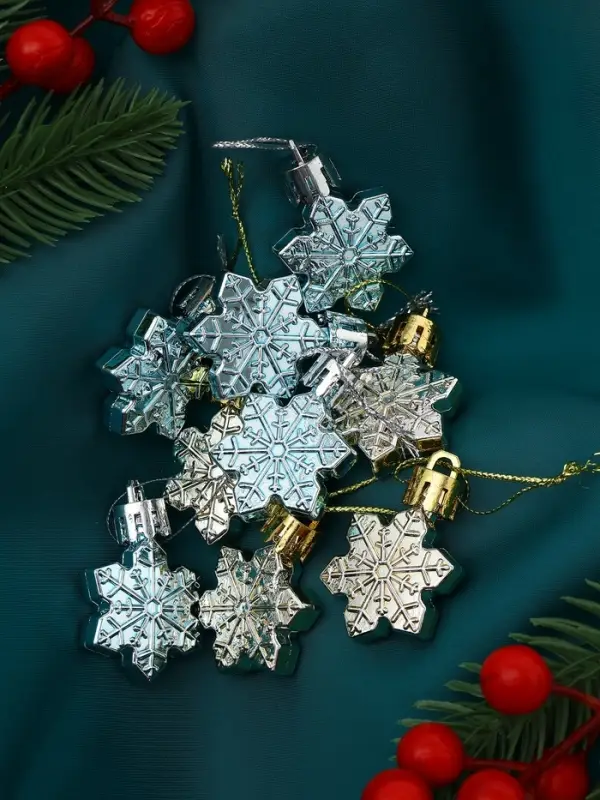 Набор украшений пластик 34 шт Набор украшений пластик 34 шт "В гостях у Деда Мороза"