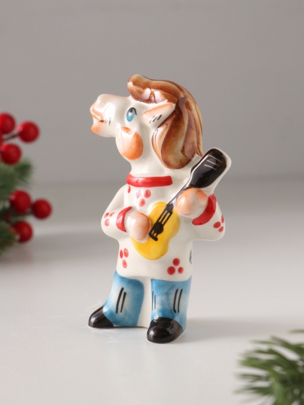 Статуэтка фарфоровая Статуэтка фарфоровая "Конь Цыган с гитарой", 11 см