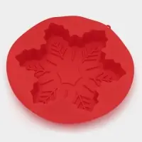 Форма для выпечки новогодняя Доляна &laquo;Снежинка&raquo;, силикон, 23&times;3.5 см, красная