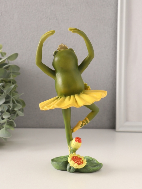Сувенир полистоун Сувенир полистоун "Лягушка-царевна в пачке балерины" 9,5х9х20 см