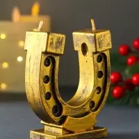 Декоративная свеча "Бронзовая подкова", 85 г, 82х37х95 мм Декоративная свеча "Бронзовая подкова", 85 г, 82х37х95 мм