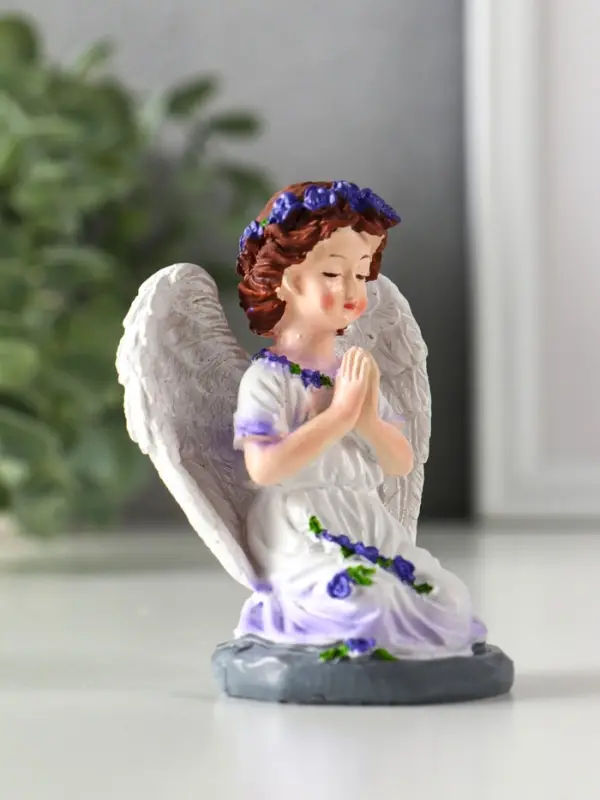 Сувенир полистоун Сувенир полистоун "Девочка-ангел в платье с лавандой - молитва" фиолет 6,7х5х9 см