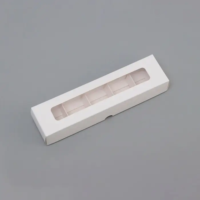 Коробка для 5 конфет с окном, с тонкими разделителями, белый 21×5.5×3.3 см