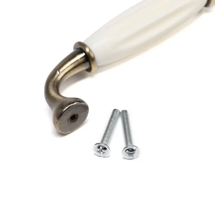 Ручка-скоба CAPPIO RSC012, пластик, м/о 128 мм, цвет бронза Ручка-скоба CAPPIO RSC012, пластик, м/о 128 мм, цвет бронза