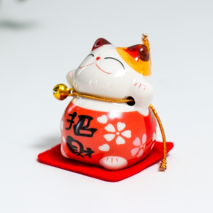 Сувенир керамика Сувенир керамика "Манэки-нэко в костюмчике с бубенчиком" 4,5х3,8х4,6 см набор 5 шт