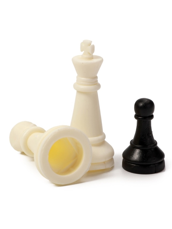 Шахматы 20 х 20 см, король h-3.3 см, d-2.5 см, доска и фигуры пластик Шахматы 20 х 20 см, король h-3.3 см, d-2.5 см, доска и фигуры пластик