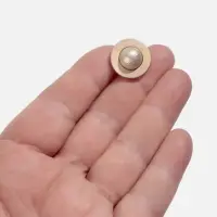 Пуговица металлическая на ножке &laquo;Сатурн&raquo;, декоративная, d=18 мм, цвет бежевый, золотой