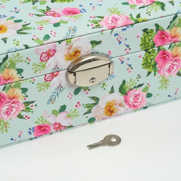 Шкатулка кожзам для украшений Шкатулка кожзам для украшений "Розы на зелёном" 18х27х9 см