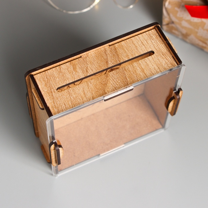 Новогодняя копилка с акрилом  Новогодняя копилка с акрилом "Снеговик с метлой" 12х12х4 см