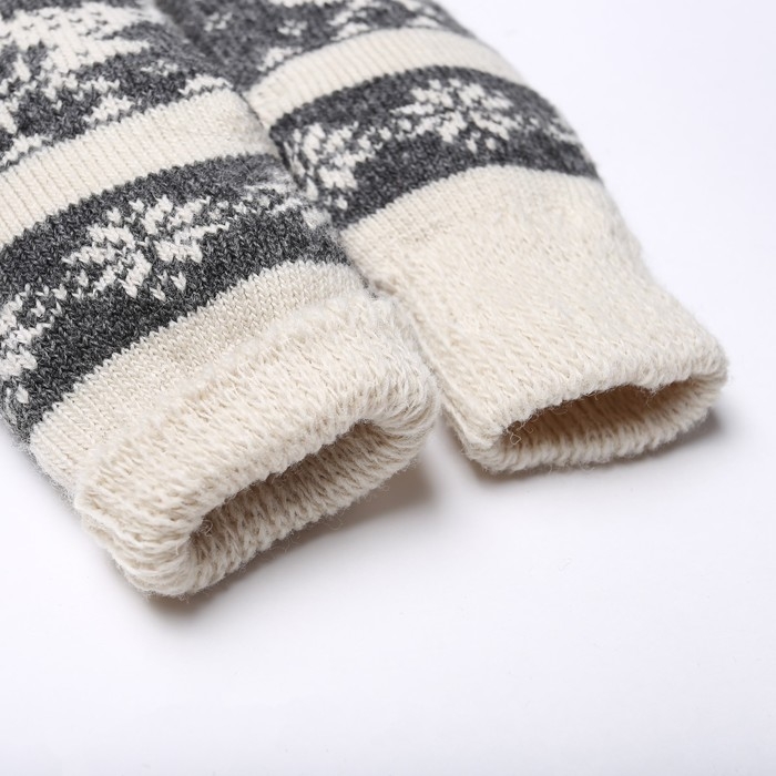 Новый год. Варежки женские шерстяные, цвет белый/серый, размер 20-22 Новый год. Варежки женские шерстяные, цвет белый/серый, размер 20-22