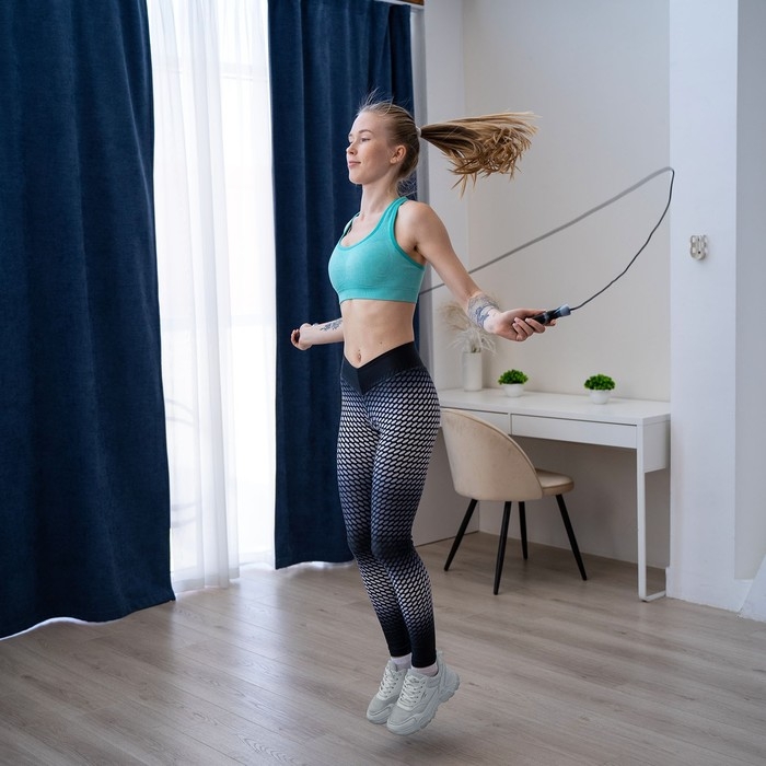 Скакалка, 2,7 м, цвета МИКС Скакалка, 2,7 м, цвета МИКС