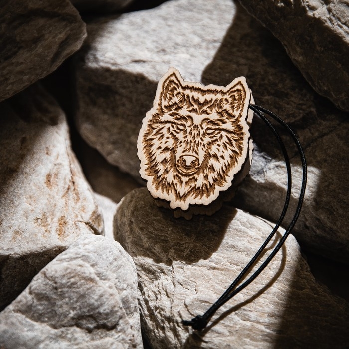 Подвеска автомобильная Grand Caratt Волк, дерево, войлок Подвеска автомобильная Grand Caratt Волк, дерево, войлок