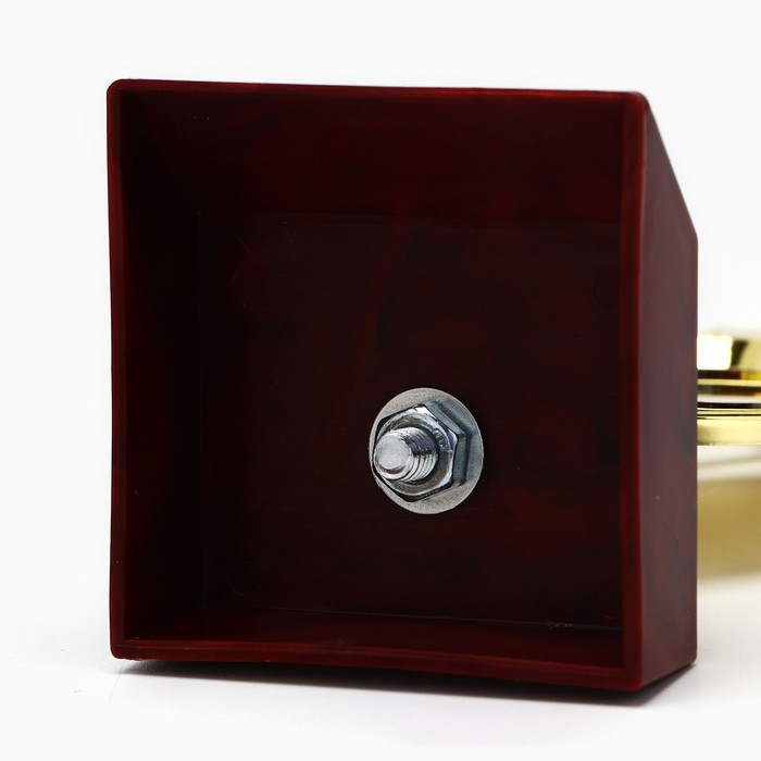 Наградная фигура &laquo;Звезда с человеком&raquo;, красная подставка, 15 х 6,3 х 6,3 см.