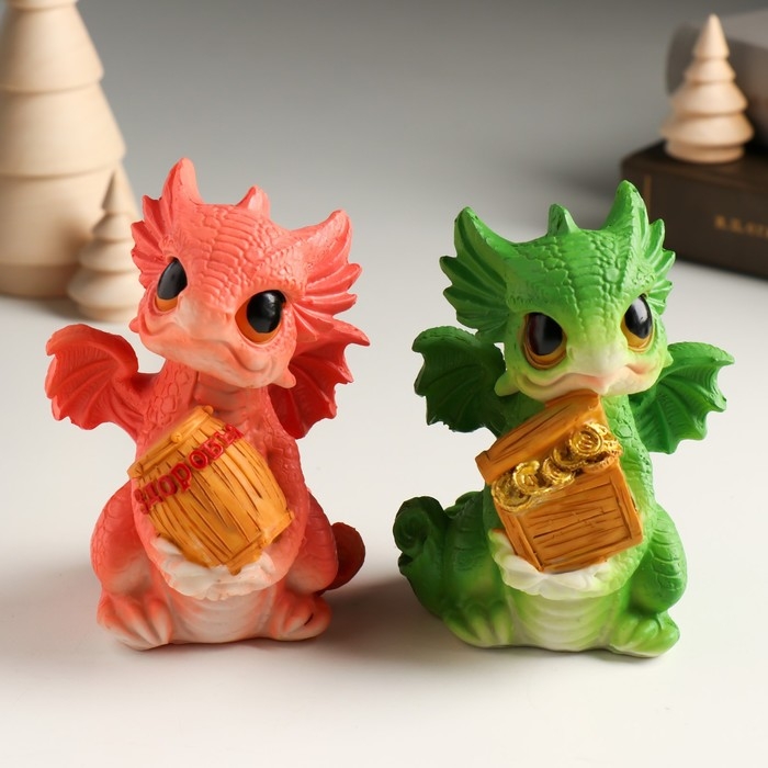 Копилка полистоун Копилка полистоун "Дракоша с большими глазами с бочкой/сундуком" МИКС 7х7х10,5 см