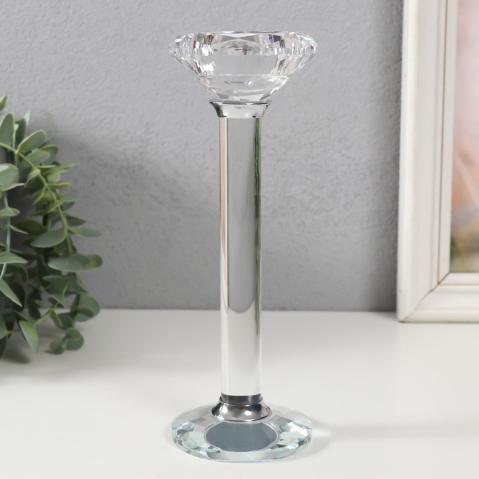 Подсвечник стекло на 1 свечу Подсвечник стекло на 1 свечу "Кристаллия" d=4см 7х7х19,5 см