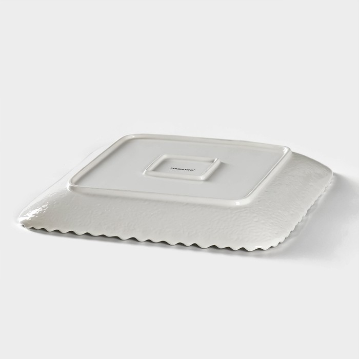 Тарелка фарфоровая квадратная Magistro «Цветок Бланш», 26,5×26,5 см, цвет белый Тарелка фарфоровая квадратная Magistro «Цветок Бланш», 26,5×26,5 см, цвет белый