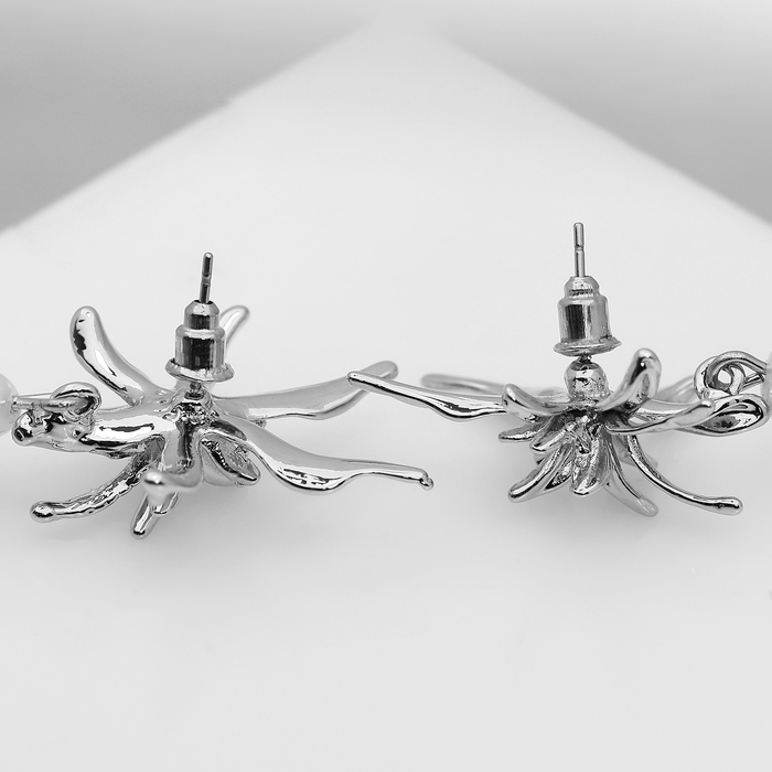 Серьги с жемчугом «Бусина» груша с цветком, цвет серебро Серьги с жемчугом «Бусина» груша с цветком, цвет серебро