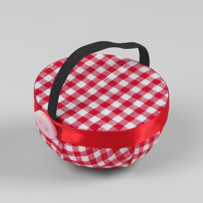 Игольница на руку «Клетка», d = 6 см, цвет красный/белый Игольница на руку «Клетка», d = 6 см, цвет красный/белый