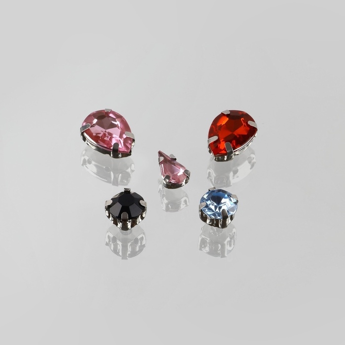 Стразы пришивные «Ассорти», в оправе, набор 50 шт, разноцветные Стразы пришивные «Ассорти», в оправе, набор 50 шт, разноцветные