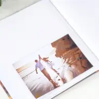 Фотоальбом на 80 фото 10х15 см "Мальчик в полосатой рубашке с мишкой" в коробке 5х19х22,8 см   10962