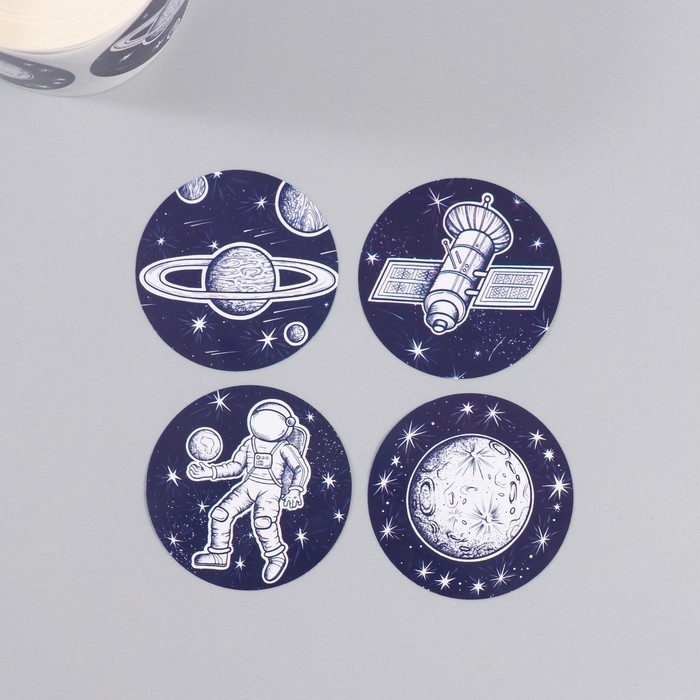Наклейка бумага Наклейка бумага "Путешествие в космос" d=3,8 см 252 шт в рулоне