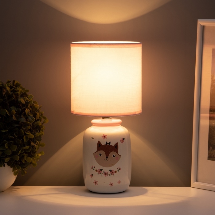 Настольная лампа с абажуром RISALUX «Киса» детская, Е14, 40 Вт, бело-розовый, 13×13×27 см Настольная лампа с абажуром RISALUX «Киса» детская, Е14, 40 Вт, бело-розовый, 13×13×27 см