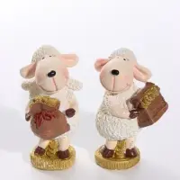 Фигурка полистоун &laquo;Овечка Бяша с сундуком монет&raquo;, 4&times;3.5&times;7 см, МИКС