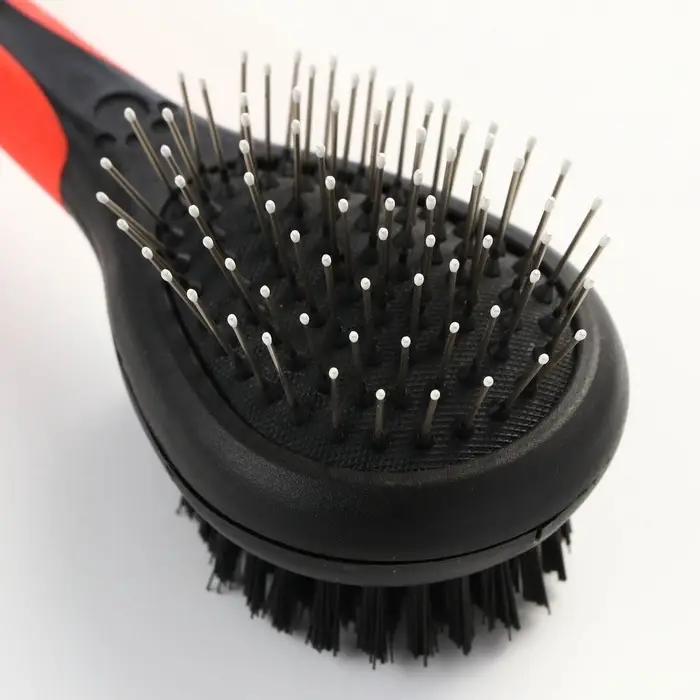 Щётка-расчёска двухсторонняя, 17.5&times;6.5 см, нескользящая ручка, чёрная, красная