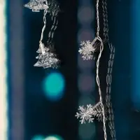 Гирлянда &laquo;Бахрома&raquo; 1.8&times;0.5 м с насадками &laquo;Ёлки и снежинки&raquo;, IP20, прозрачная нить, 48 LED, свечение мульти (RG/RB), мигание, 220 В