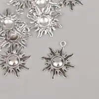 Металлический элемент, декоративная подвеска «Арт Узор. Яркое солнышко», серебро, 2.8×2.5 см Металлический элемент, декоративная подвеска «Арт Узор. Яркое солнышко», серебро, 2.8×2.5 см