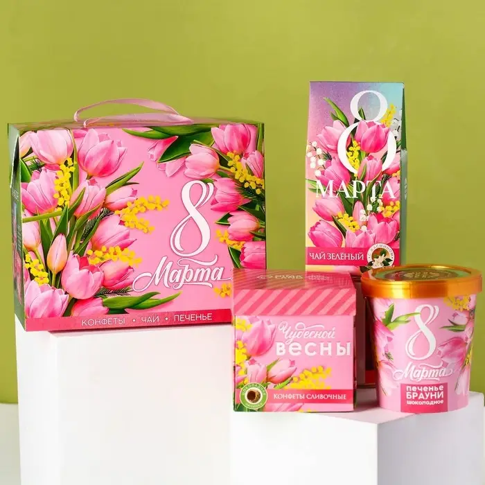 Подарочный набор &laquo;8 марта&raquo;, чай зелёный со вкусом жасмина 50 г., печенье брауни 120 г., конфеты с шоколадной начинкой 110 г.