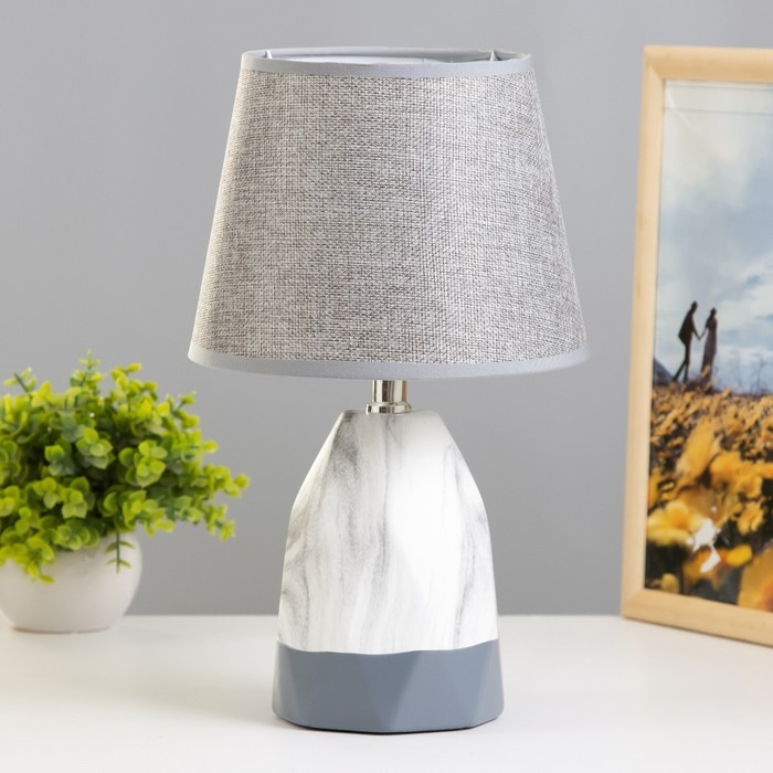 Настольная лампа Настольная лампа "Адели" E14 40Вт белый-серый 21х21х34 см RISALUX