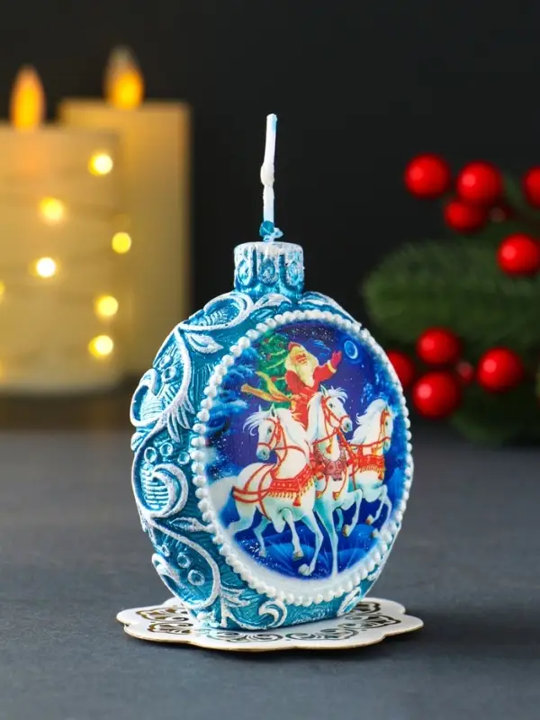 Свеча новогодняя "Дед Мороз и три коня" синий 7,2х3,8х8,5 см