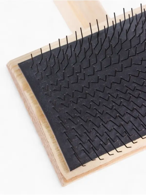 Щетка-пуходёрка деревянная ZOONIK полукруглая, большая, 85×55 см Щетка-пуходёрка деревянная ZOONIK полукруглая, большая, 85×55 см