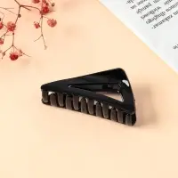 Крабик для волос &laquo;Глянец&raquo;, треугольник, 7 см, чёрный