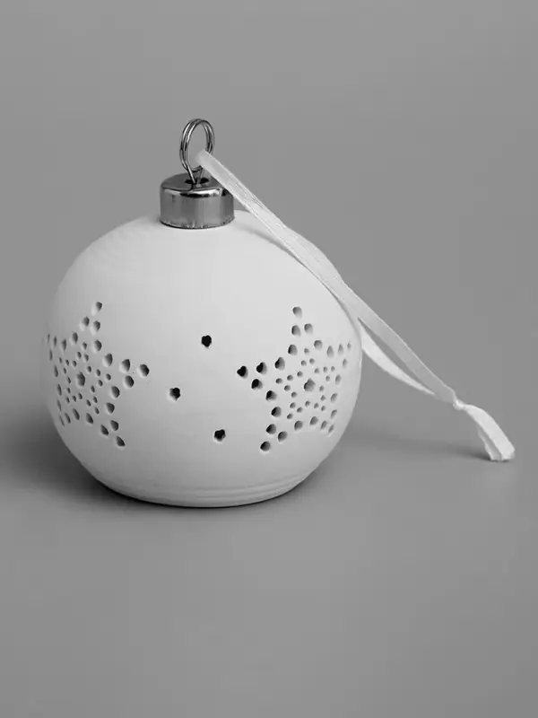 Ёлочный шар &laquo;Звёздочки&raquo;, 6.9&times;6.9&times;5.9 см, 1 LED, керамика, от батареек LR44&times;2, свечение тёплое белое
