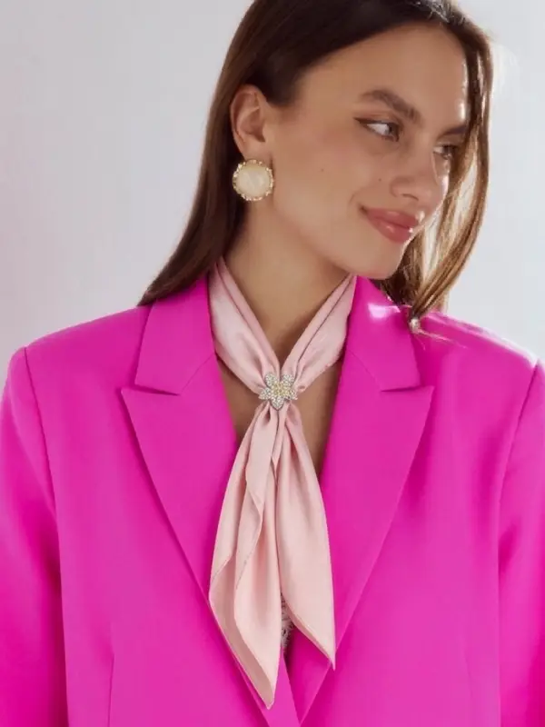 Кольцо для платка &laquo;Цветок Лилии&raquo;, белое в золоте