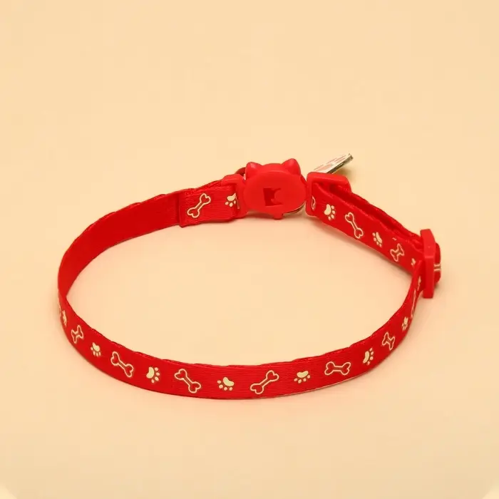 Ошейник для кошек &laquo;Лапка&raquo;, 30&times;1 см, светящийся, с бубенчиком и подвесом, полиэстер, красный