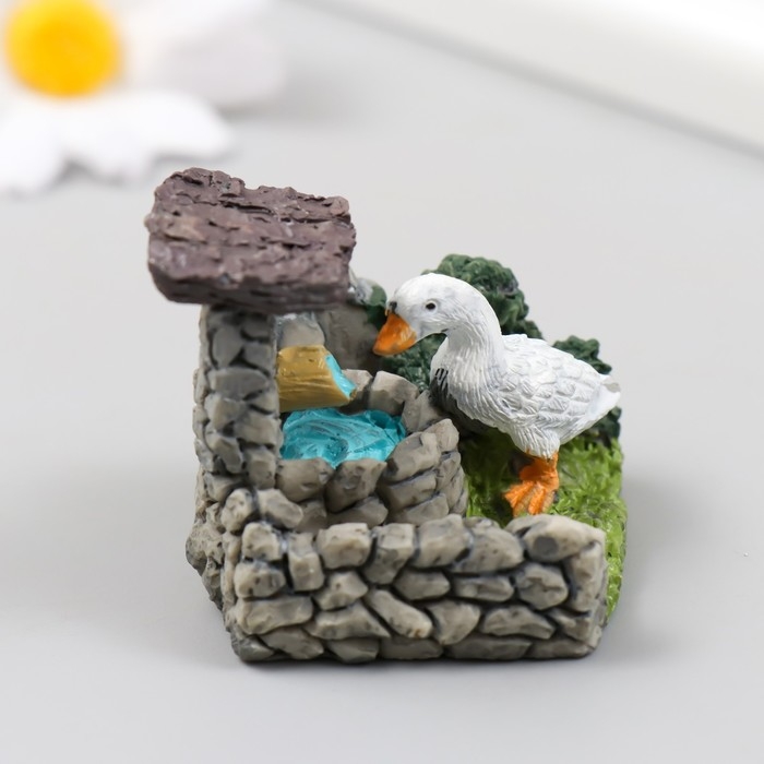 Фигурка для флорариума полистоун  Фигурка для флорариума полистоун "Уточка у фонтана" 4х4х4 см