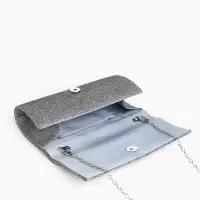 Сумка-клатч женская вечерняя на магните, на длинной цепочке, блестящая, серебристая