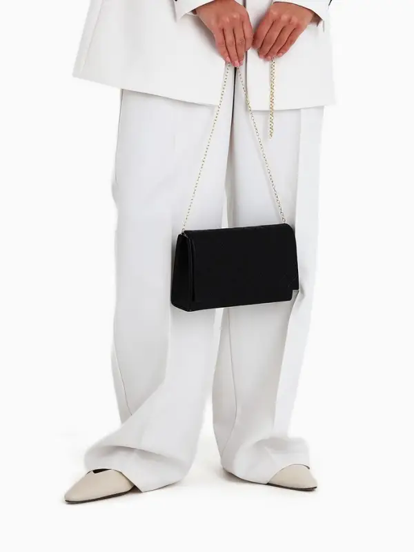 Сумка-клатч женская на магните, на длинной цепочке, со стёжкой, чёрная