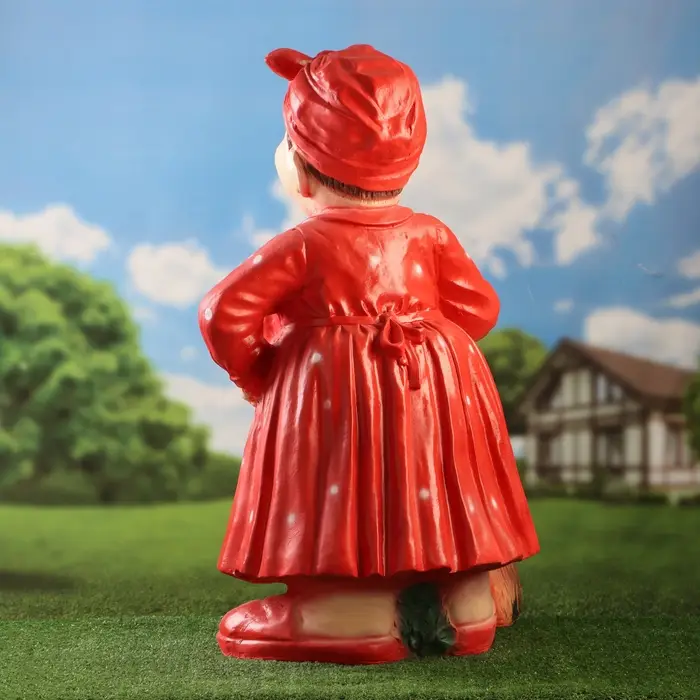 Садовая фигура  Садовая фигура "Теща с метлой" 40х50х80см