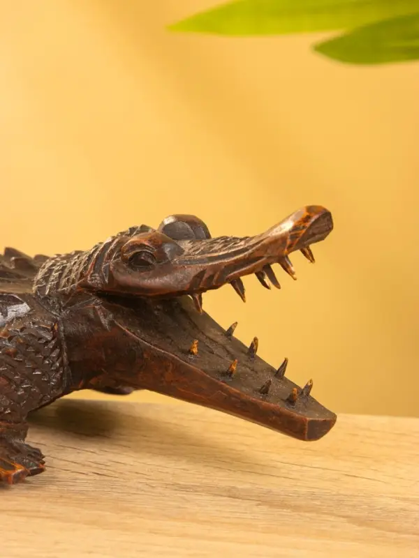 Сувенир "Аллигатор" дерево Суар, 30х10х6 см, цв. коричневый