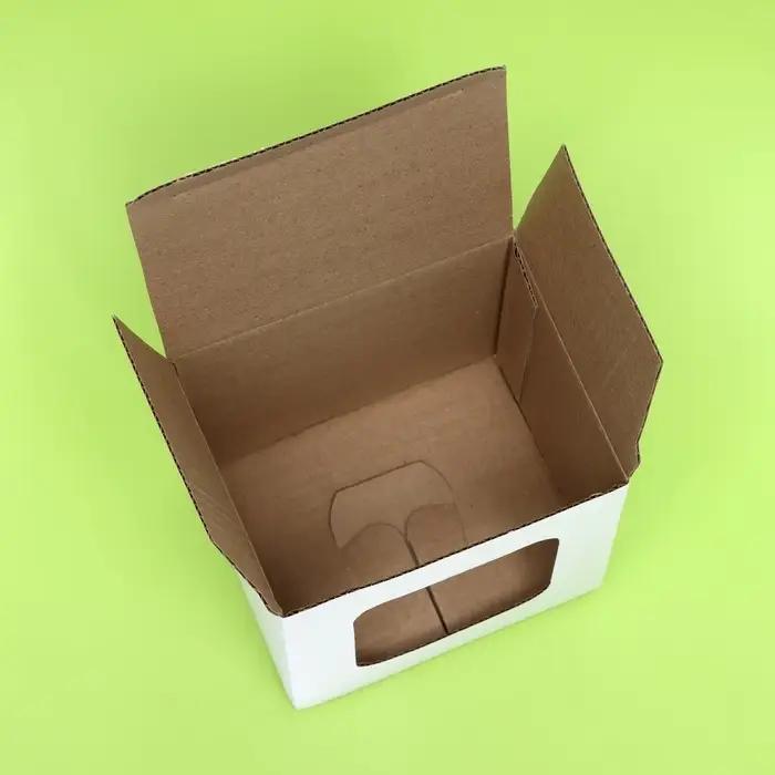 Коробка под кружку, с окном, белая 12×9.5×12 см Коробка под кружку, с окном, белая 12×9.5×12 см