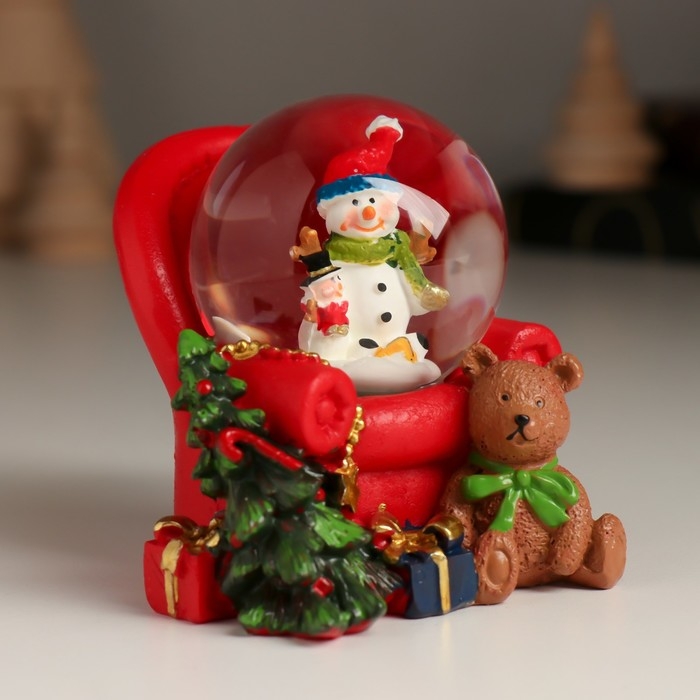 Сувенир полистоун водяной шар Сувенир полистоун водяной шар "Дед Мороз/Снеговик в кресле с медведем" МИКС 6,7х6,3х7,2 см 1047342
