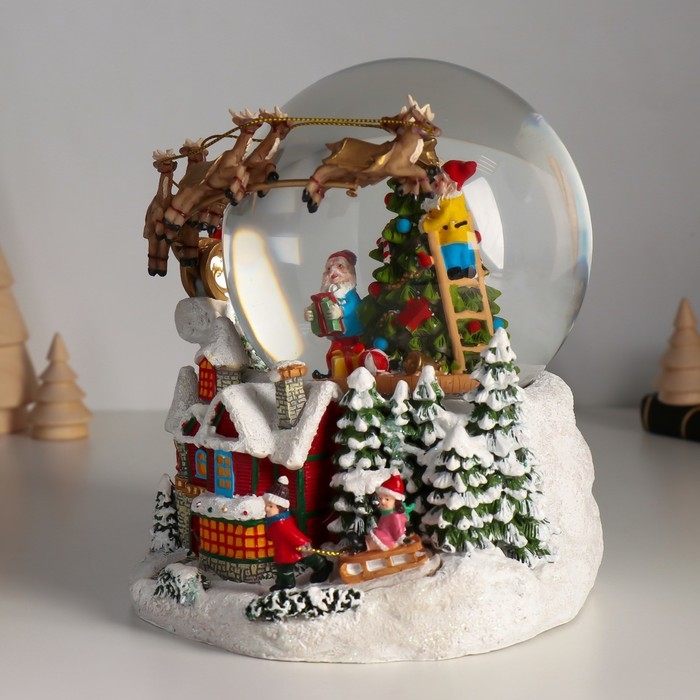 Сувенир полистоун водяной шар музыка, свет Сувенир полистоун водяной шар музыка, свет "Сани Деда Мороза" d=12 см 17х16,5х17,5 см
