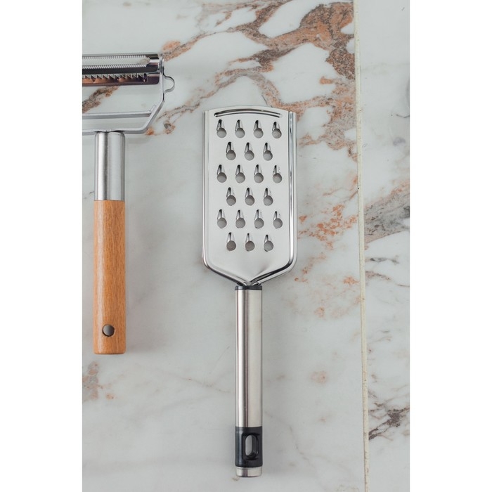 Тёрка для сыра крупная Доляна Fargo, 23,5×6×2, с ручкой, цвет серебристый Тёрка для сыра крупная Доляна Fargo, 23,5×6×2, с ручкой, цвет серебристый