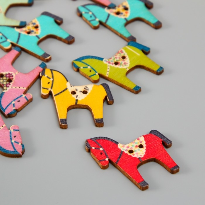 Пуговица дерево для творчества 2 прокола Пуговица дерево для творчества 2 прокола "Яркая лошадка" набор 16 шт МИКС 3,1х2,7х0,2 см